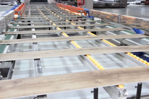 馬來(lái)工廠spc地板穩(wěn)產(chǎn)高產(chǎn)促裕華產(chǎn)能釋放